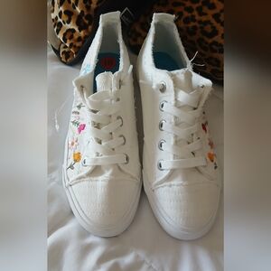Blowfish Floral Embroidered Sneaker